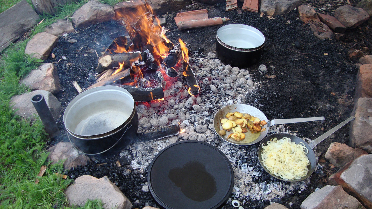 Feuerstelle bei der Outdoorküche