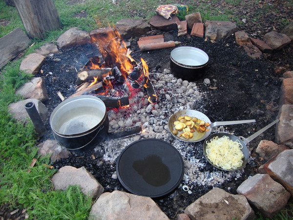 Feuerstelle bei der Outdoorküche